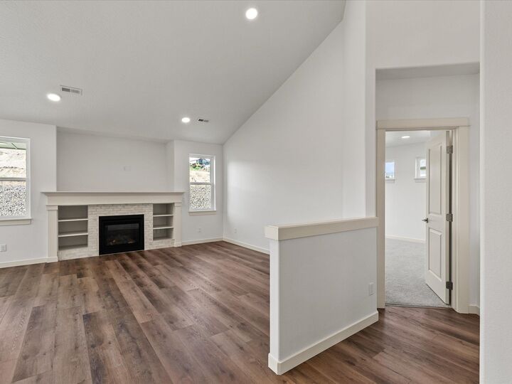 Property Photo: 1714 S Moen St 2/1 Umpqua WA 99016