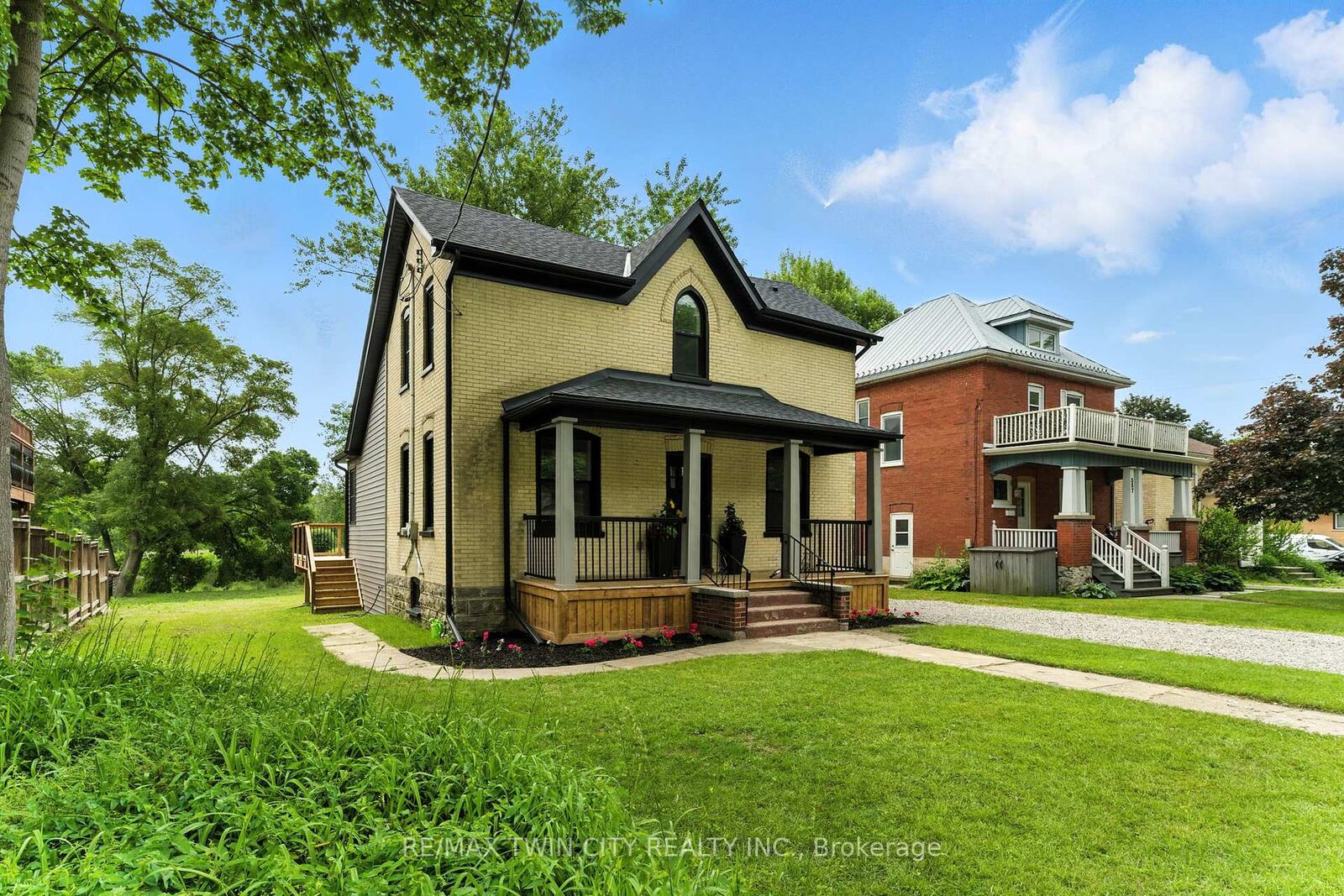 Property Photo:  351 Fountain Street S  ON N3H 1J2 