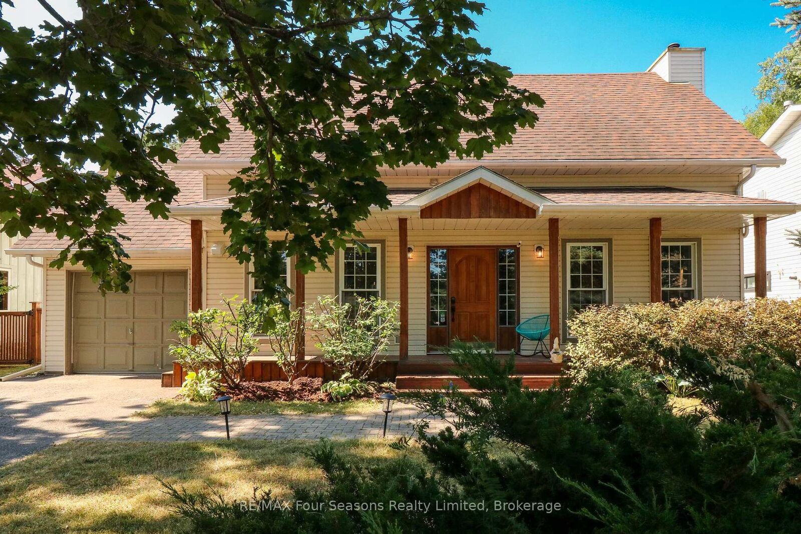 Property Photo: 173 Brooker Boulevard ON L9Y 0M2
