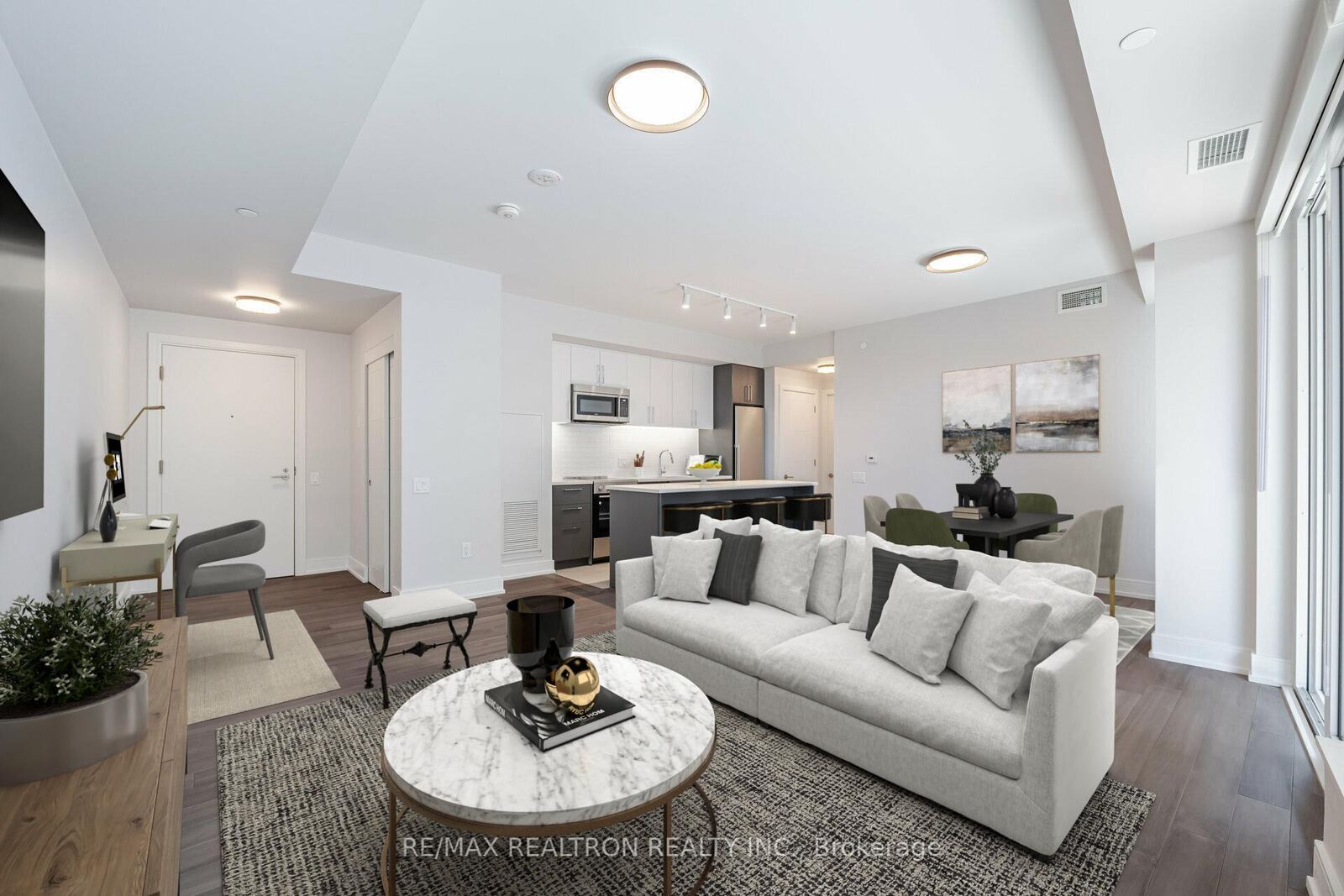 Property Photo: 2525 Bathurst Street 1003 ON M6B 2Y9