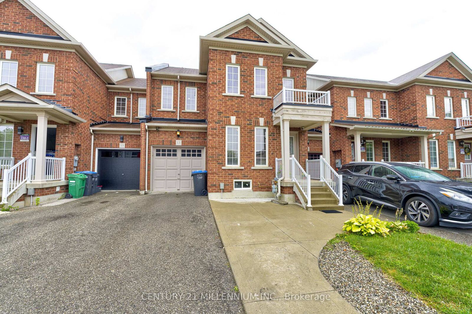 Photo de la propriété:  13 Coolwater Drive  ON L6R 0X4 