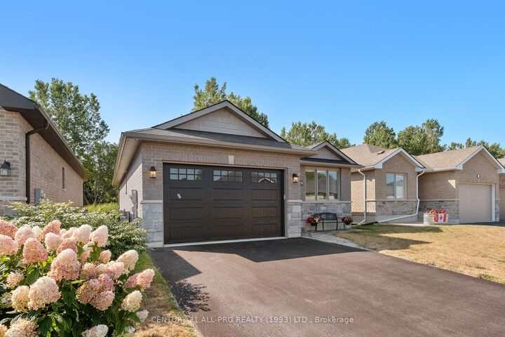 Property Photo:  76 Royal Gala Drive  ON K0K 1H0 