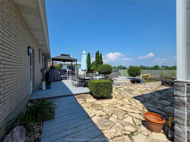 Property Photo: 24053 Winterline Road ON N0P 1Z0