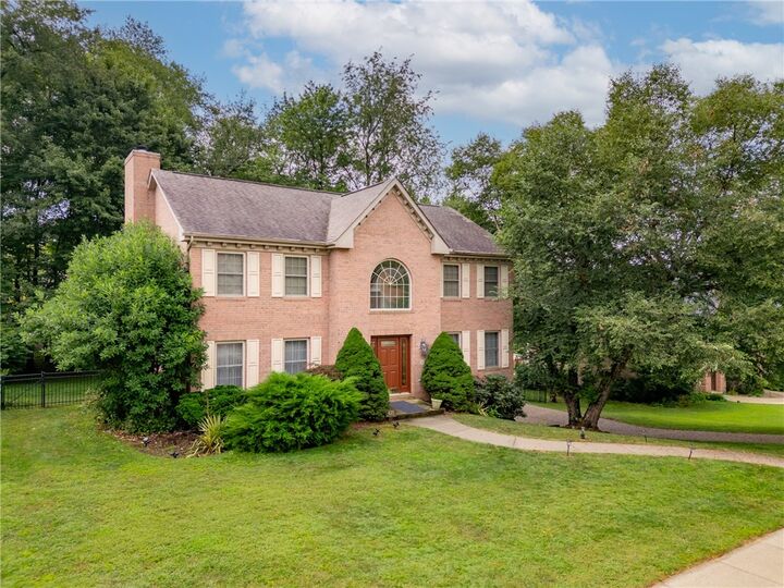 Property Photo: 425 Settlers Village Circle PA 16066