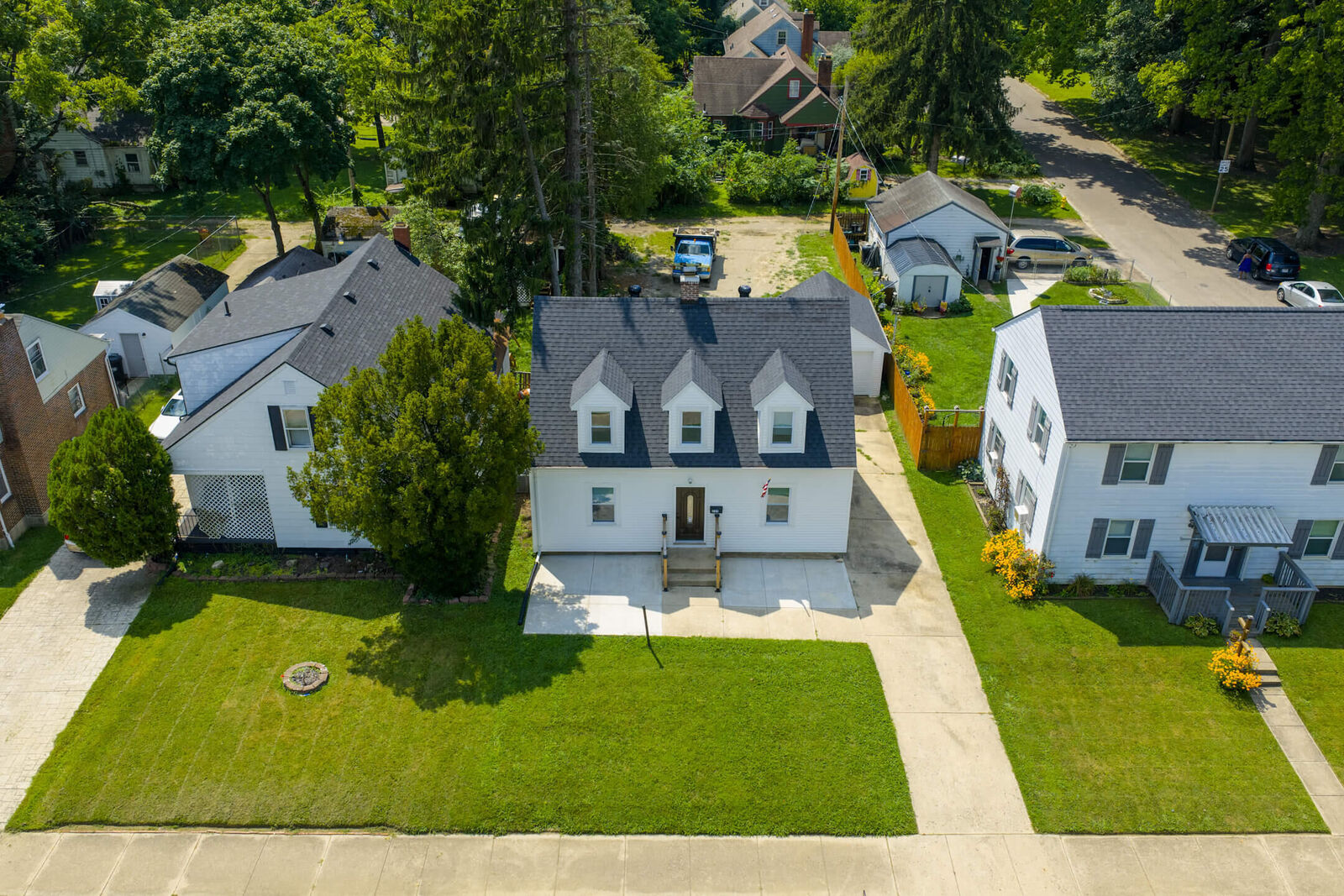 Property Photo: 231 W Parkwood Avenue OH 45506