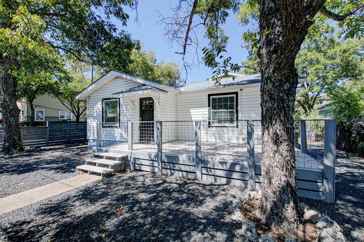 Property Photo:  2200 E 14th Street 1  TX 78702 