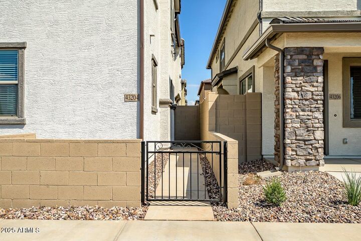 Property Photo:  43204 N Hinoki Street  AZ 85140 