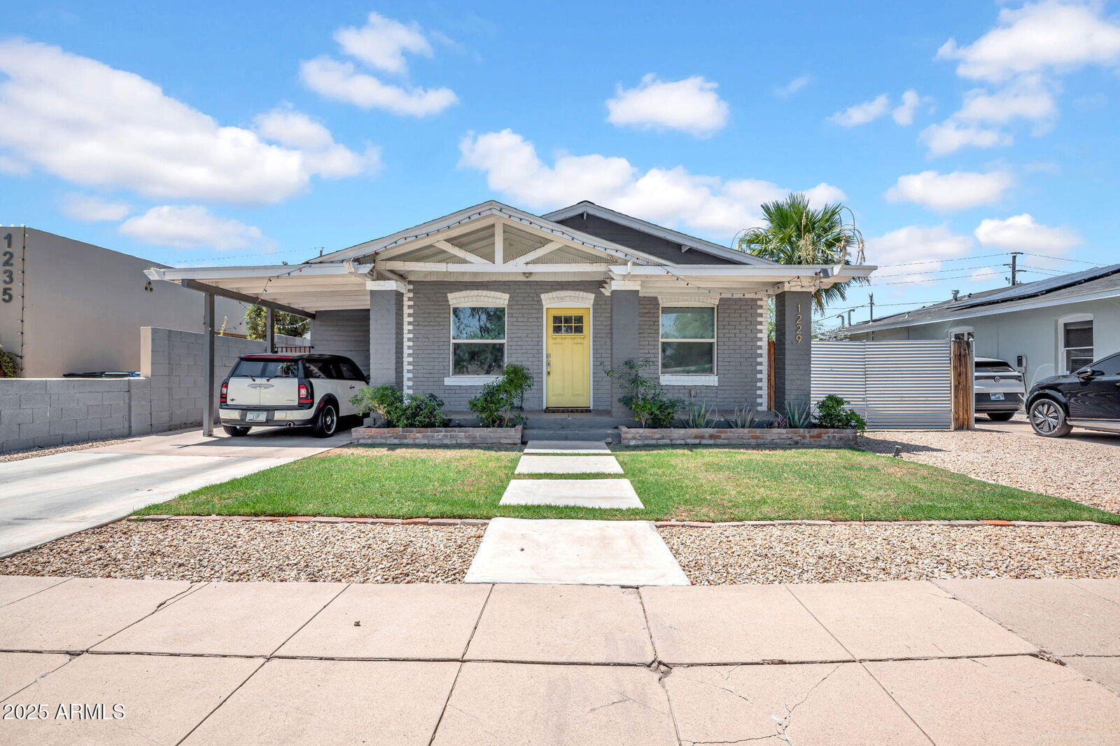Property Photo:  1229 E Moreland Street  AZ 85006 