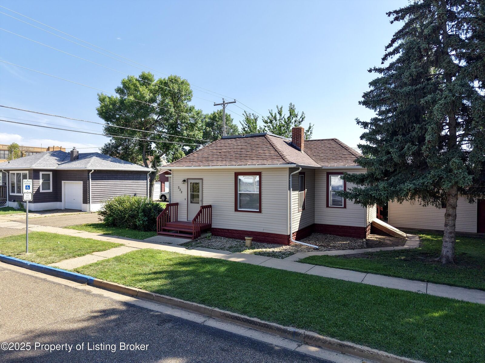 Property Photo: 222 3rd St. E ND 58601