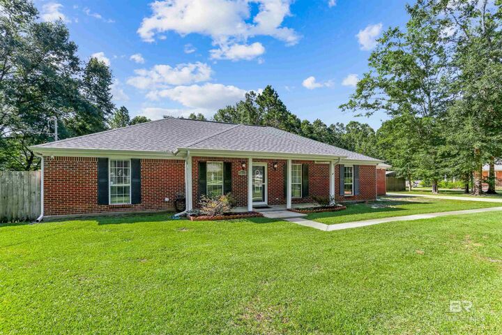 Property Photo: 32334 Riverlake Road AL 36574-2786