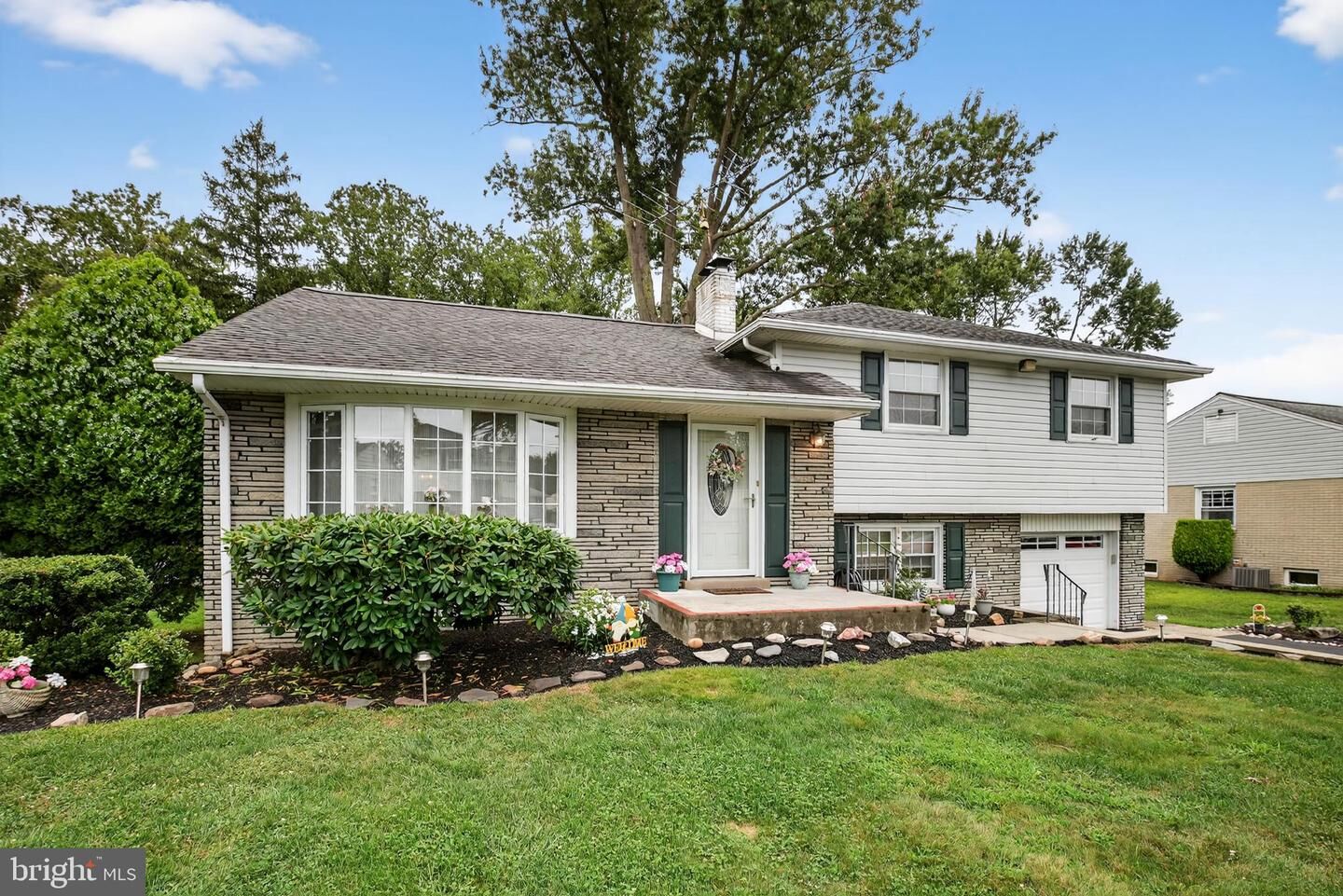 Property Photo: 1009 Twist Road PA 19115