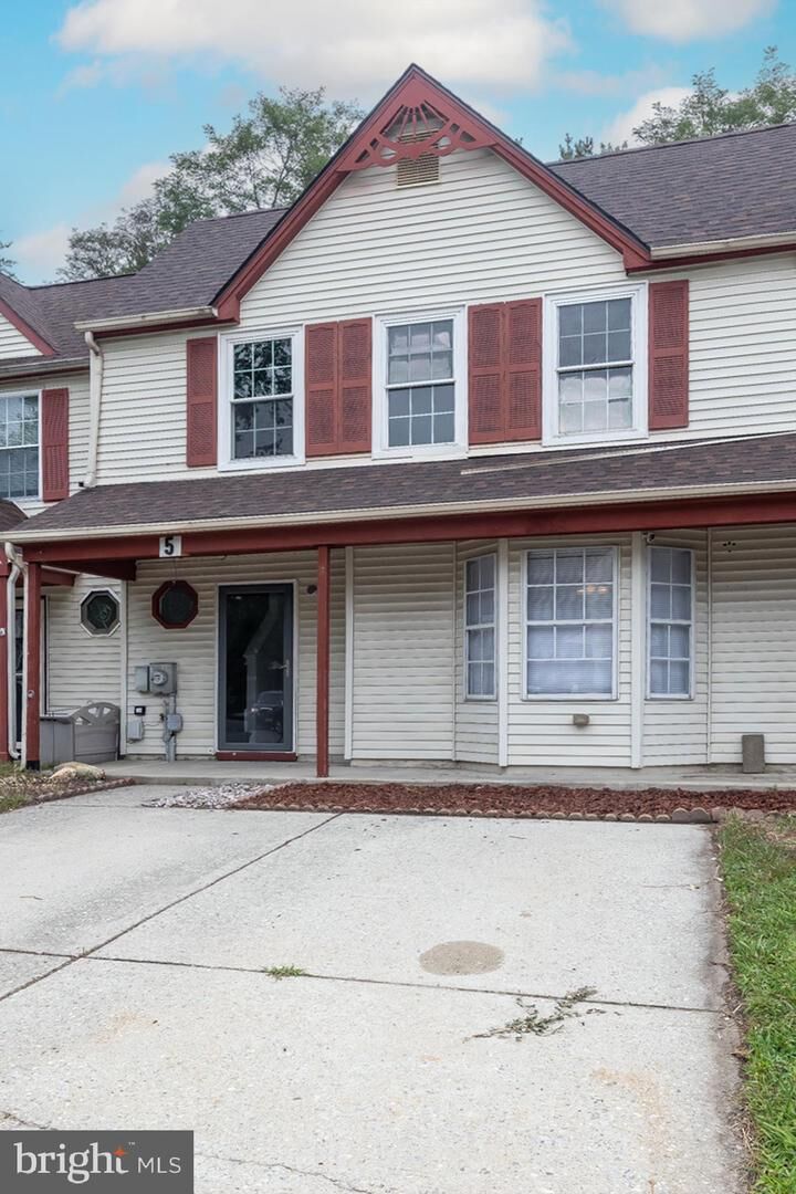Property Photo:  5 Summit Court  NJ 08021 