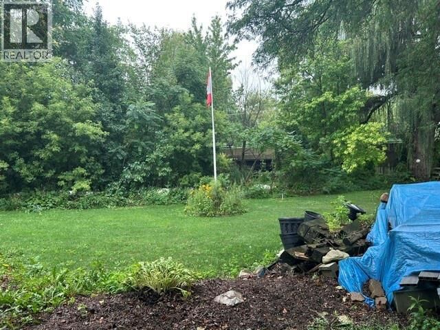 Photo de la propriété:  1930 Franklin Avenue  ON N0N 1C0 