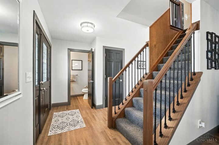 Property Photo: 4377 Oakville Drive OH 45211