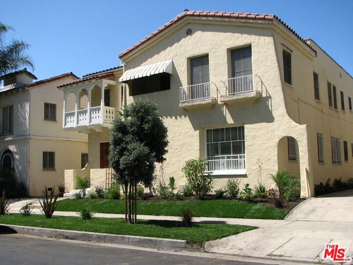 Property Photo:  347 N Curson Ave  CA 90036 