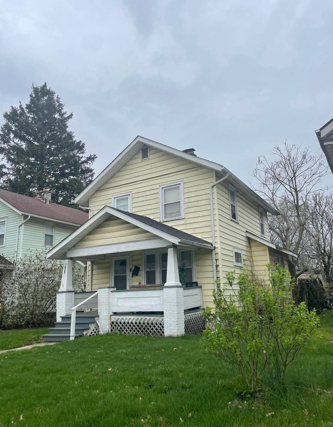 Property Photo:  1627 E Weber Road  OH 43211 