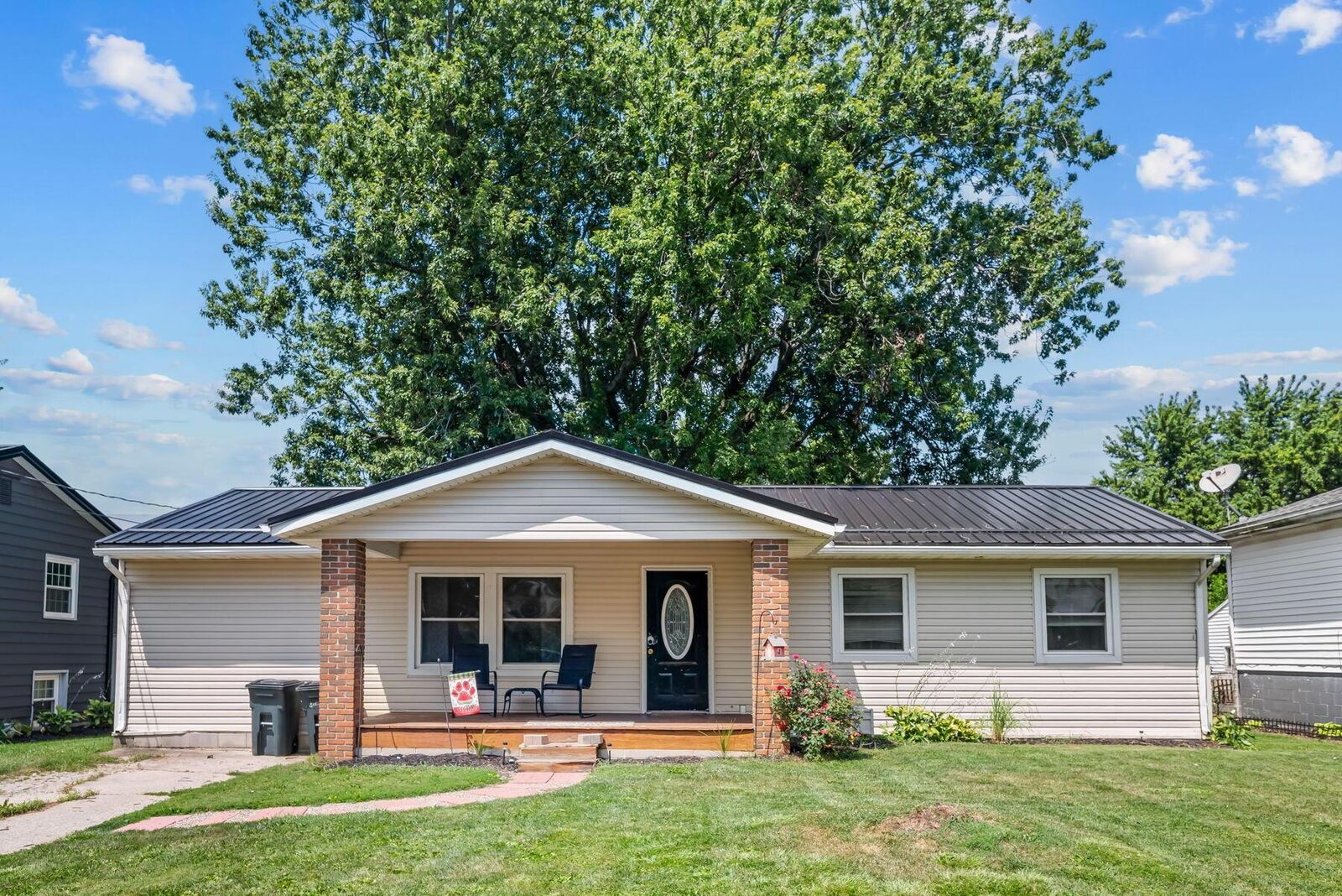 Property Photo: 1406 Plantation Drive OH 43302