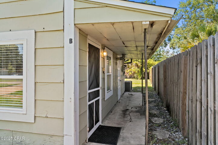 Property Photo:  525 8th Street  FL 32456 
