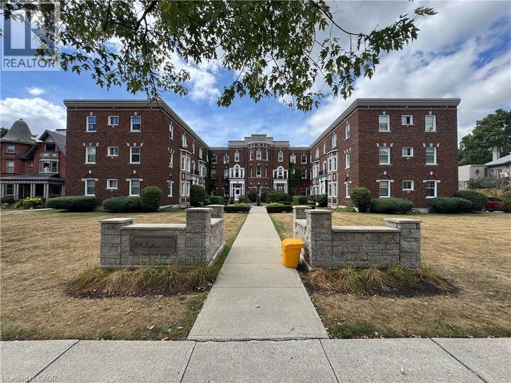 Property Photo:  54 Dufferin Avenue 21  ON N3T 4P5 