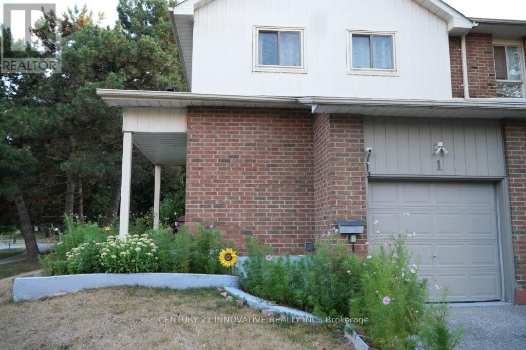 Property Photo:  34 Dundalk Drive 1  ON M1P 4W3 