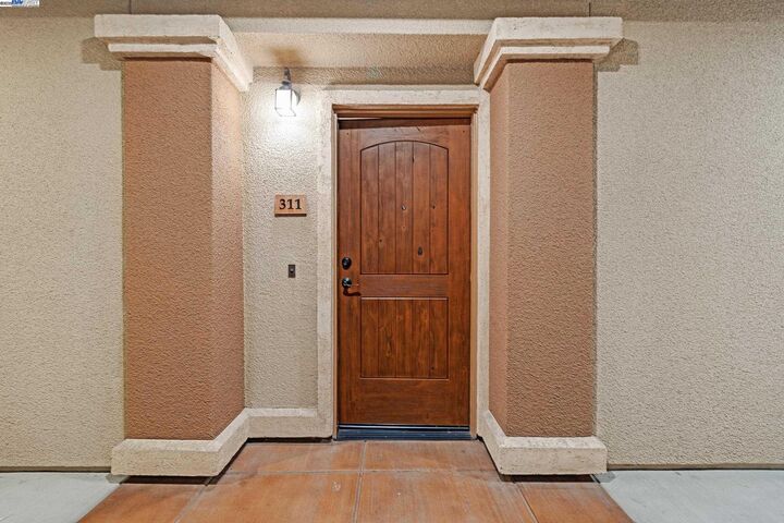 Property Photo: 49002 Cinnamon Fern Cmn 311 CA 94539