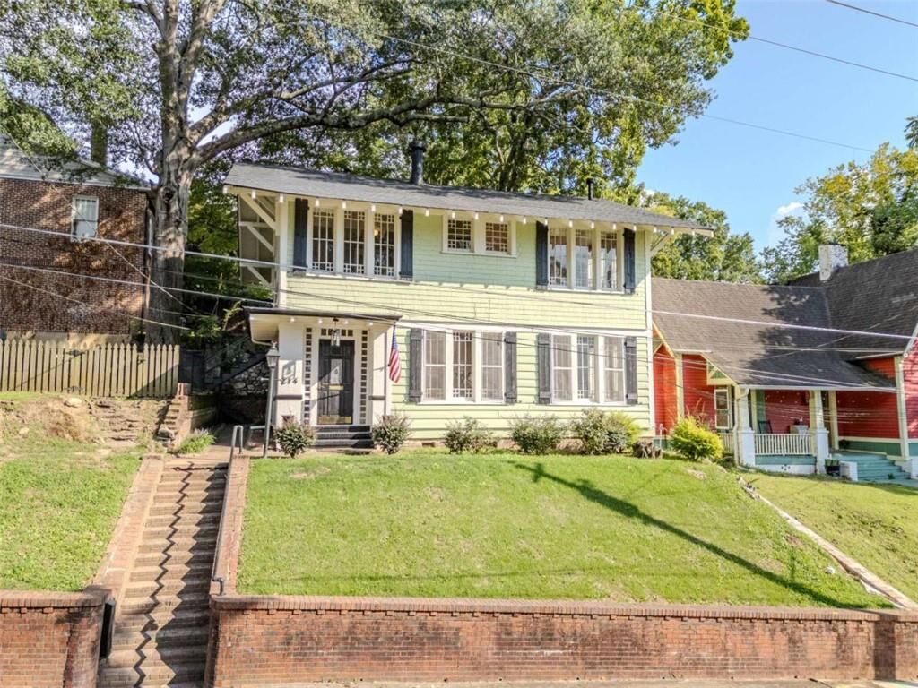 Property Photo:  214 E 3rd Street E  GA 30161 