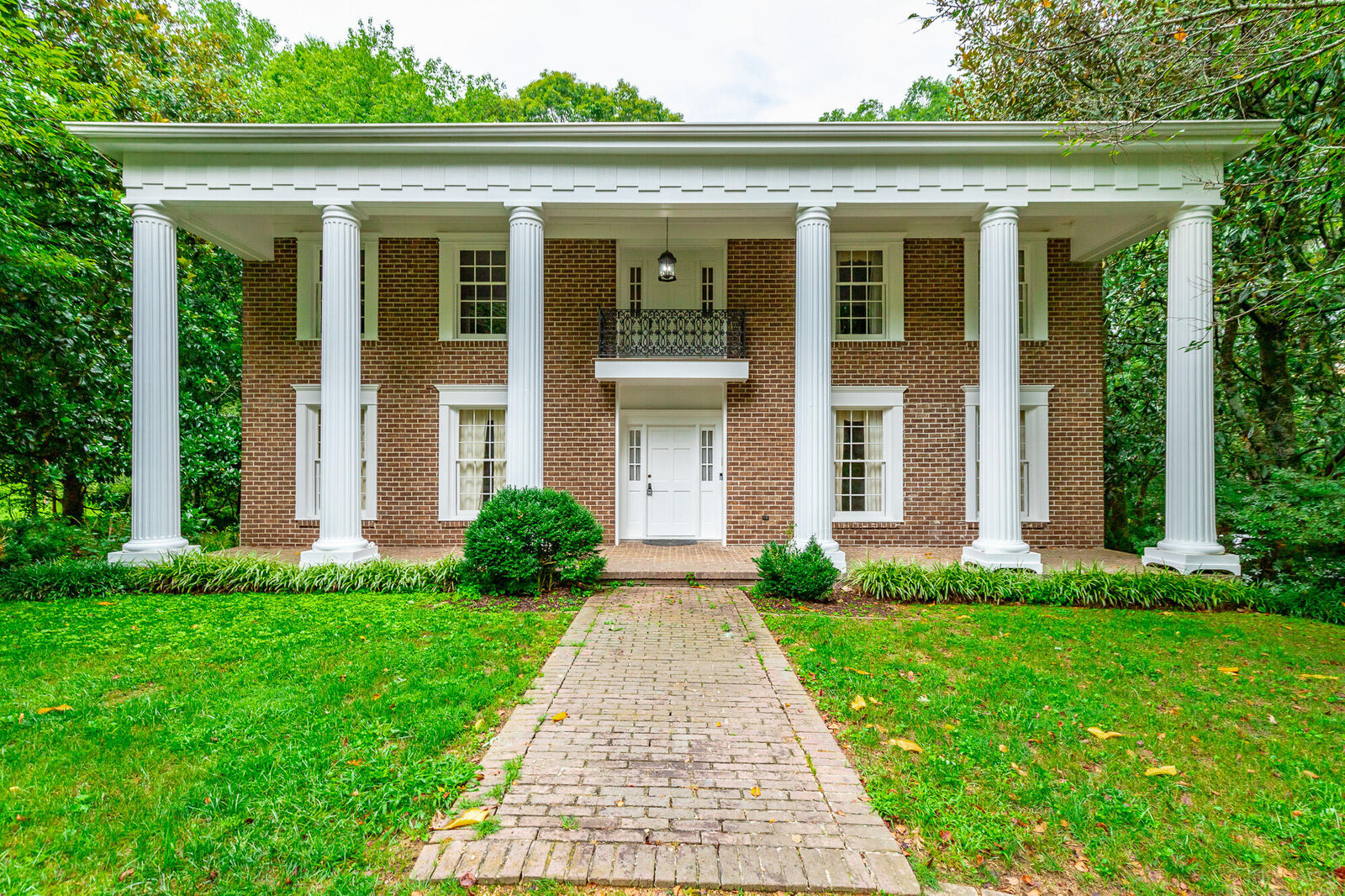 Property Photo: 206 Palisades Drive TN 37377
