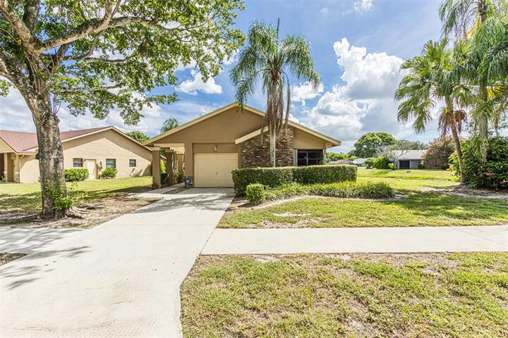 Property Photo:  4915 Calamondin Cir  FL 33063 