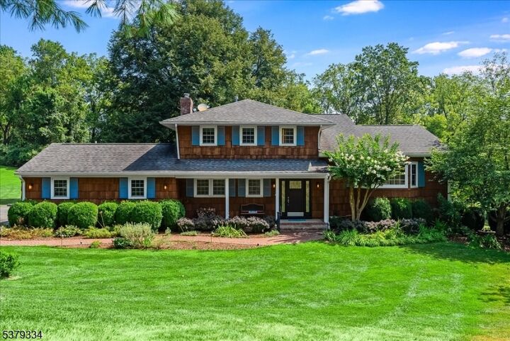 6 Serpentine Dr  Union Twp. NJ 08809 photo
