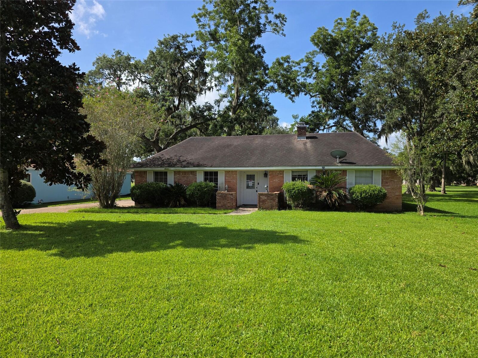 Property Photo:  341 S Amherst Drive  TX 77486 