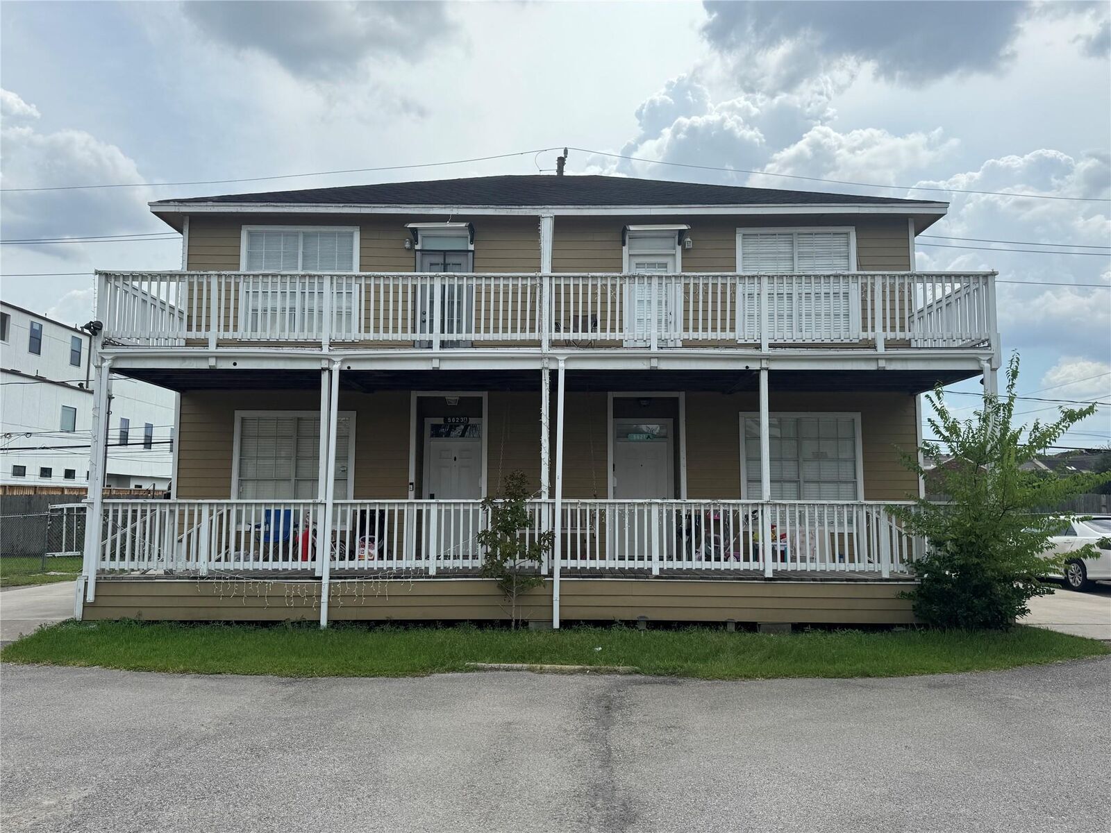 Property Photo:  5621 Val Verde Street  TX 77057 