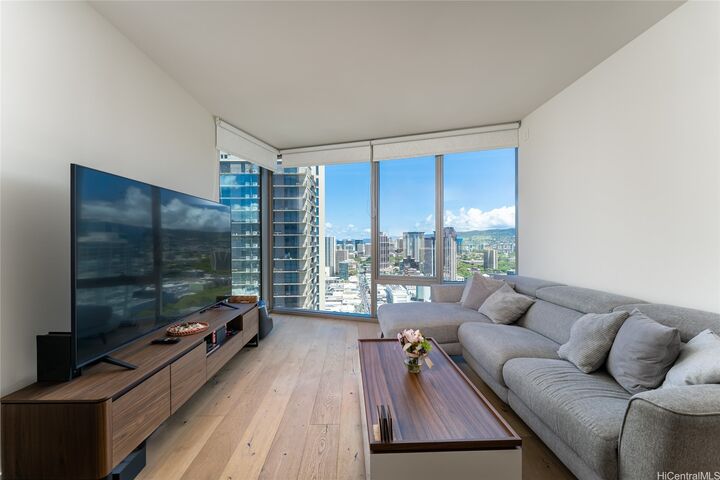 1001 Queen Street 3315  Honolulu HI 96814 photo