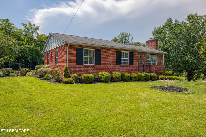Property Photo:  509 N Maple St  TN 37801 