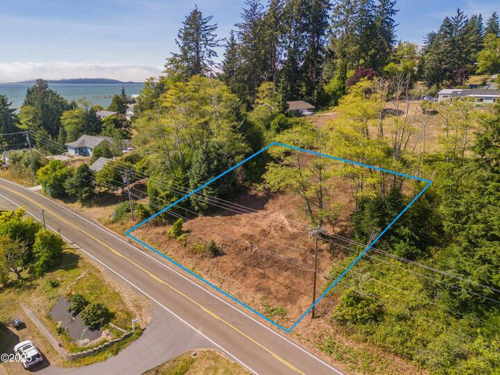 Property Photo: 6230 Tillamook Avenue OR 97107