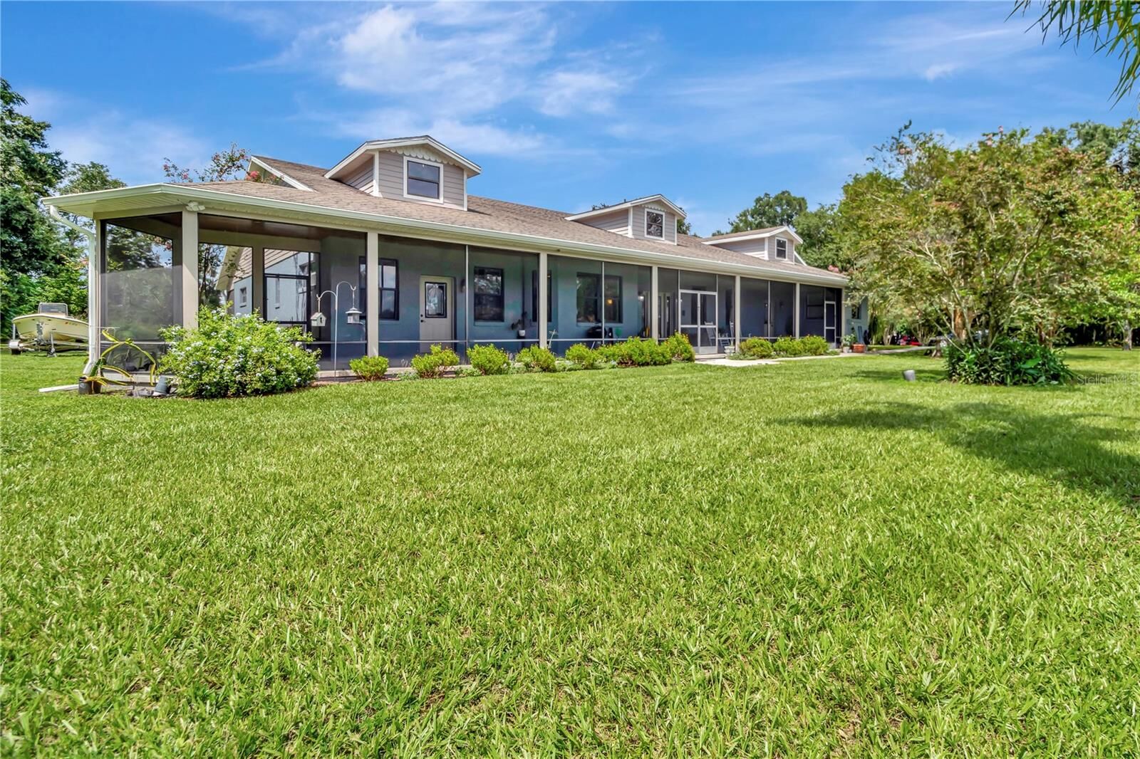 Property Photo: 384 E Kings Highway FL 33514