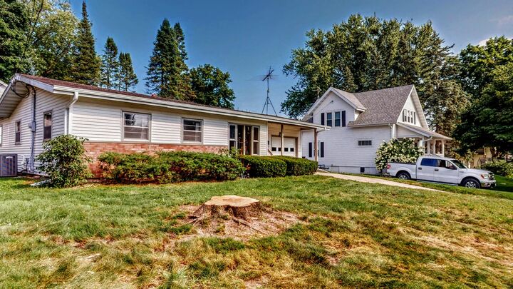 Property Photo: 312 S Marshall Ave WI 53549