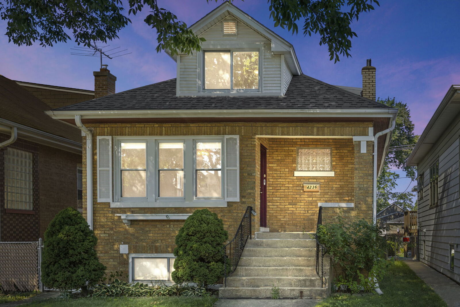 Property Photo:  4236 N Ozark Avenue  IL 60706 