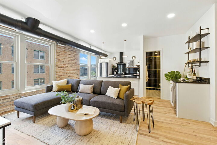 Property Photo:  515 N Noble Street 308  IL 60642 