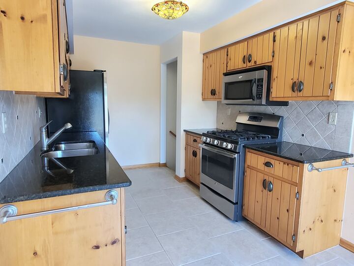 Property Photo:  718 Lake Road  IL 60451 