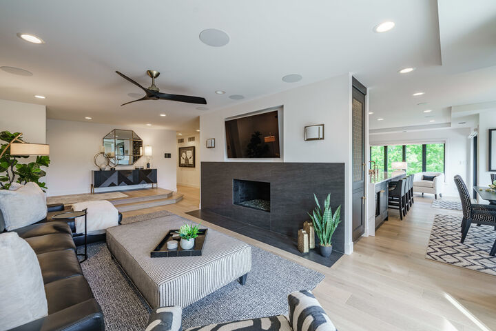 Property Photo: 3 Oak Brook Club Drive E307 IL 60523