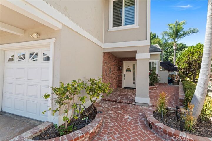 Property Photo:  6128 Avalon Court  CA 90803 