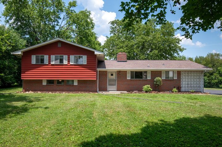 Property Photo: 1386 Long Hollow Pike TN 37066