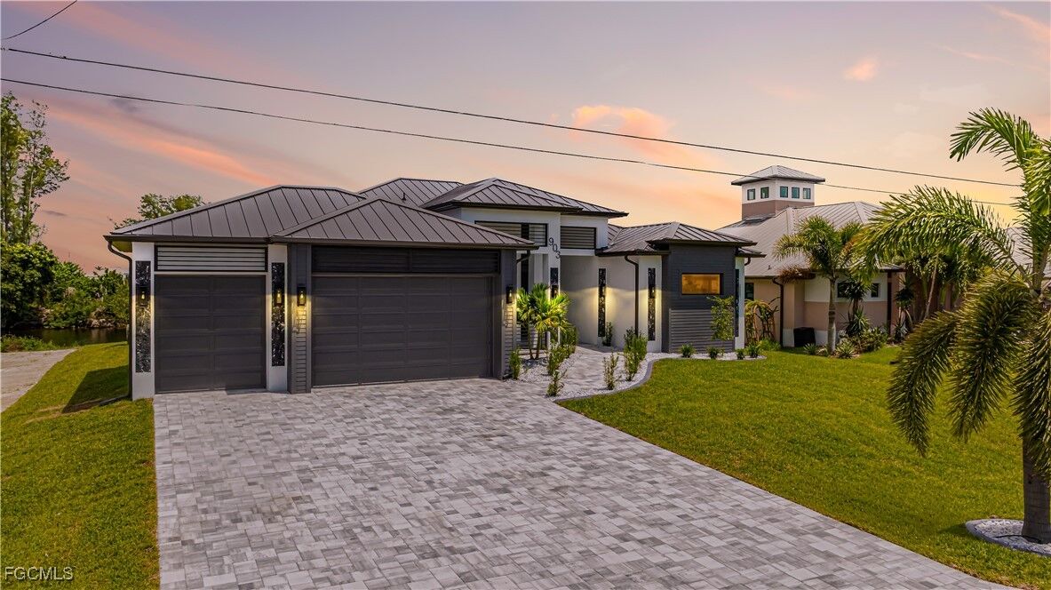 Property Photo:  903 NW 38th Avenue  FL 33993 