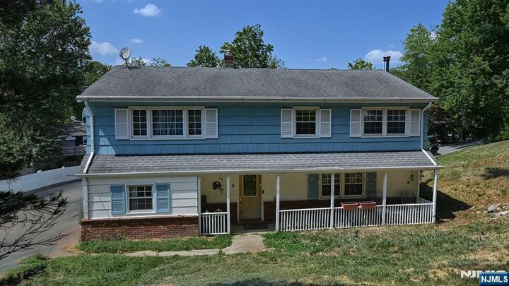 5 Wolfe Drive  Wanaque NJ 07465 photo