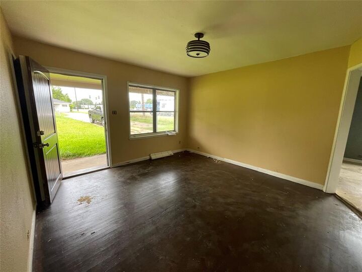 Property Photo: 7003 Sherwood Circle LA 71106