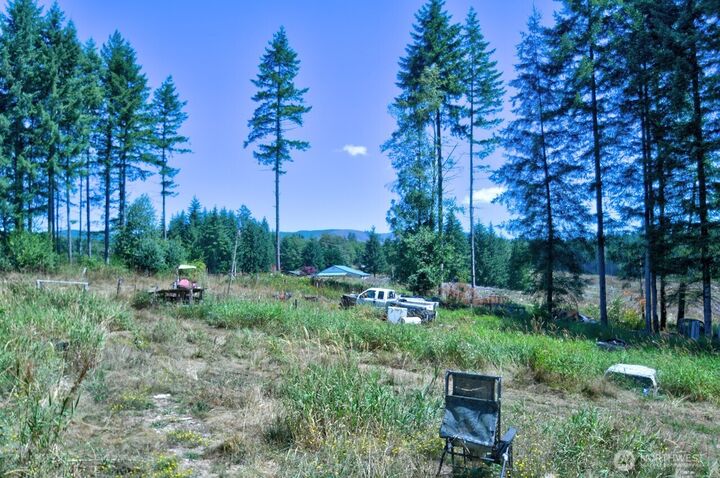 Property Photo:  305  August Road 75  WA 98570 