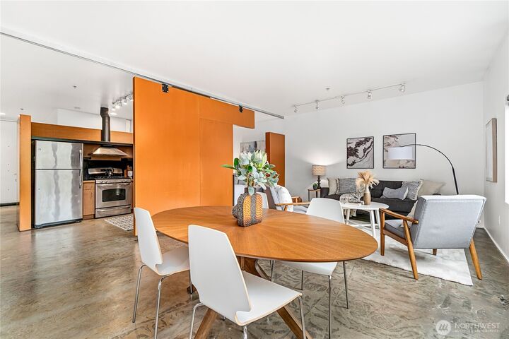 Property Photo:  1111 E Pike Street 203  WA 98122 