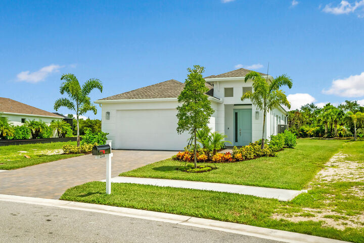Property Photo:  2148 Falls Manor  FL 32967