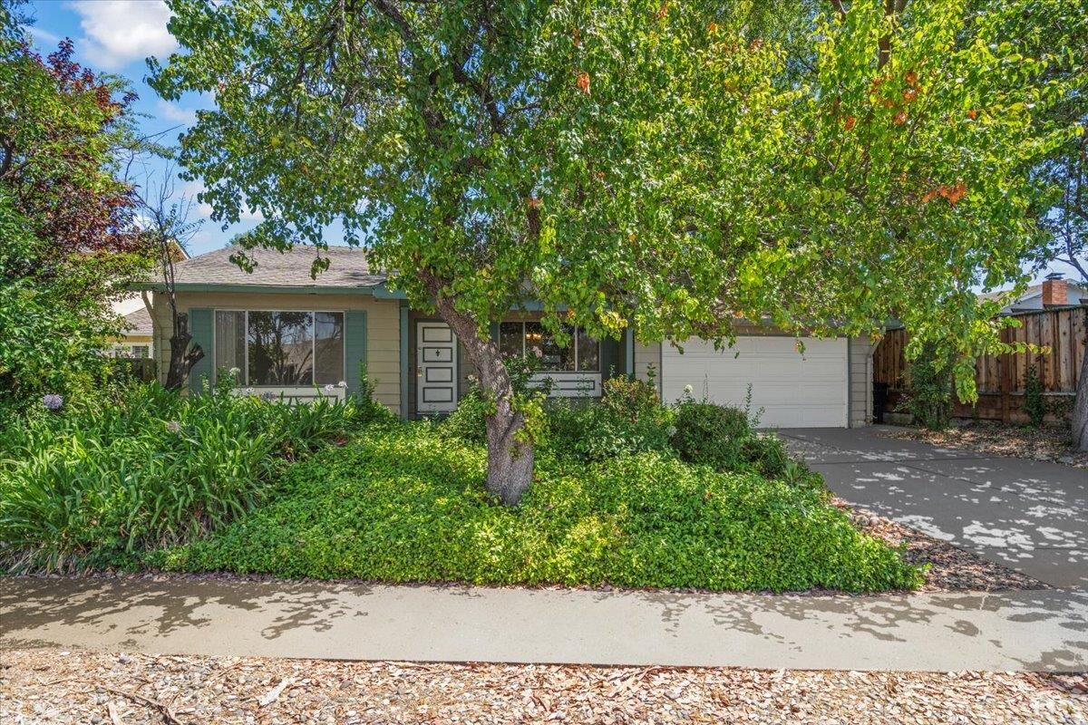 Property Photo: 185 Castillon Way CA 95119