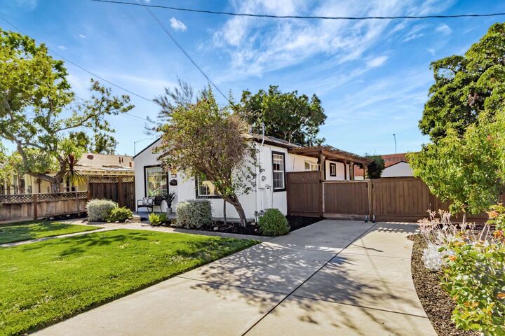 Property Photo:  2571 Los Coches Avenue  CA 95128 